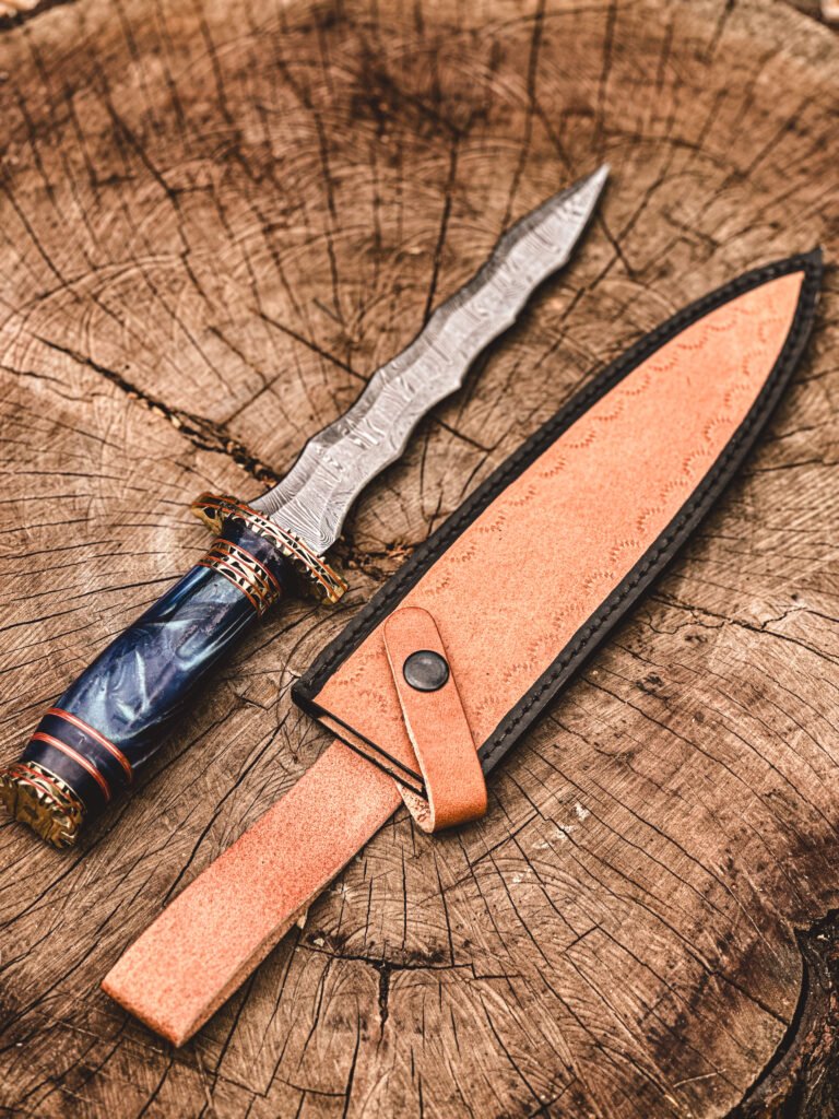Purple Dagger — Exotic Collector's Blade