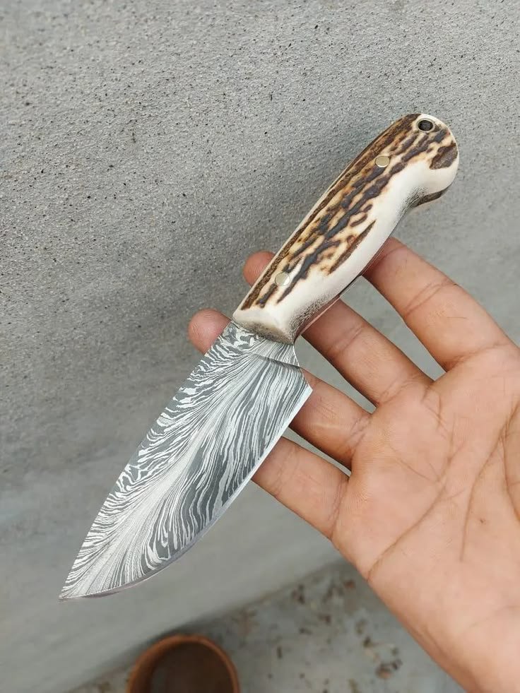 Classic Damascus Skinner — Authentic Stag Handle Hunting Knife